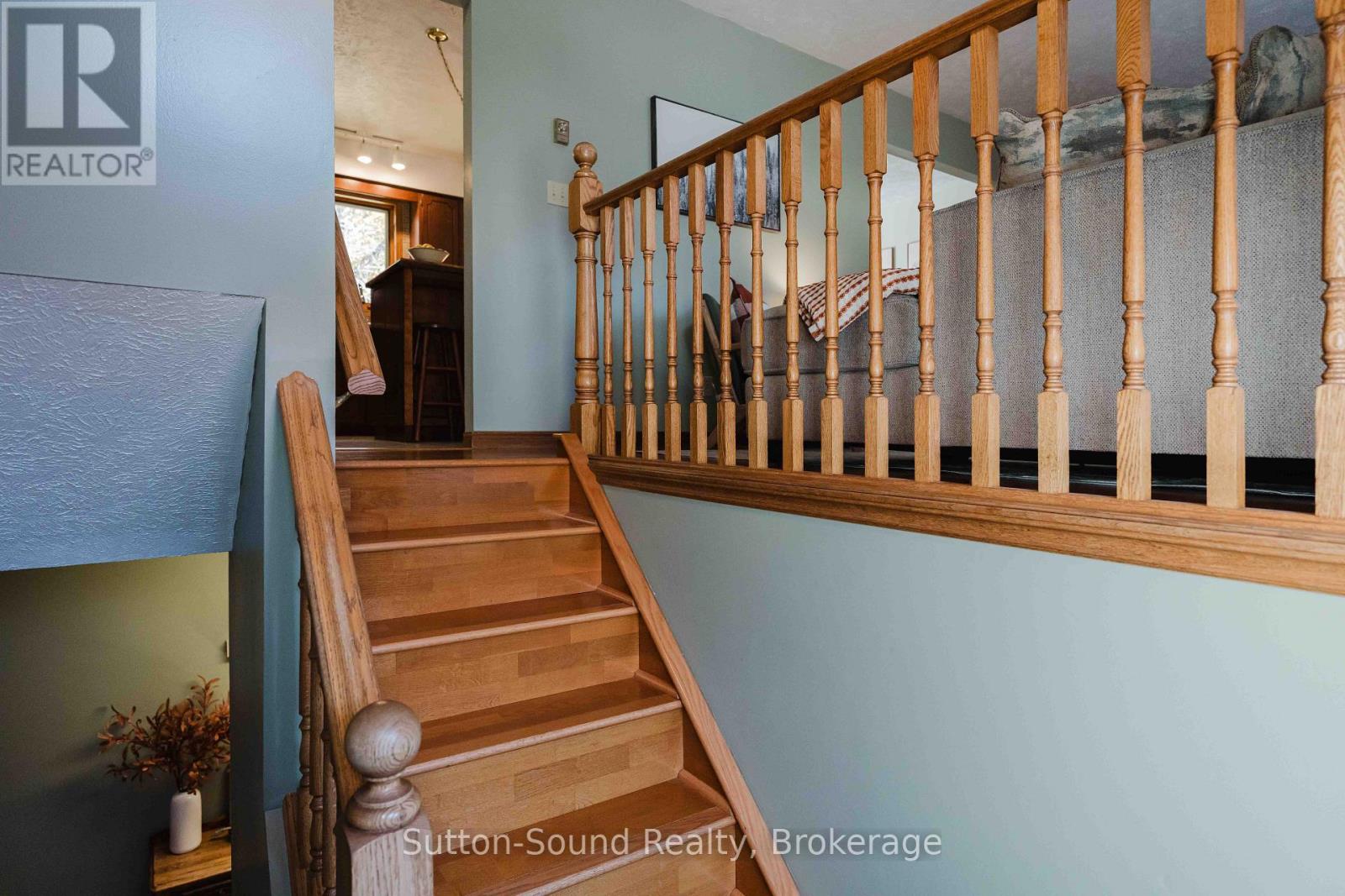 719 Mcnaughton Street, South Bruce Peninsula, Ontario  N0H 2T0 - Photo 2 - X14110388