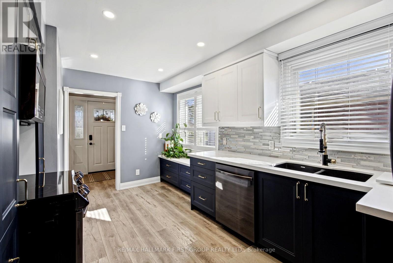 1224 Pharmacy Avenue, Toronto, Ontario  M1R 2H9 - Photo 15 - E14110134