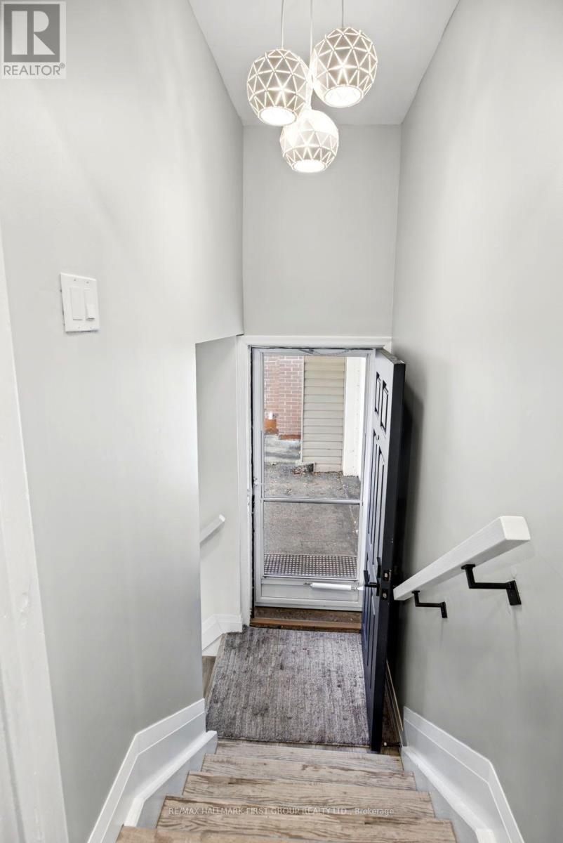 1224 Pharmacy Avenue, Toronto, Ontario  M1R 2H9 - Photo 27 - E14110134