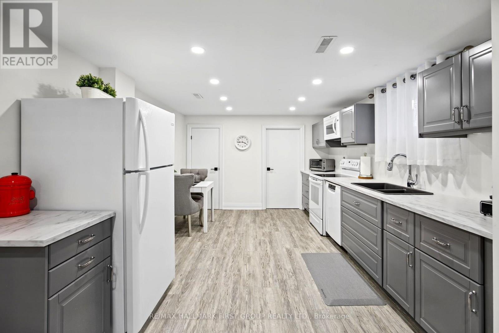 1224 Pharmacy Avenue, Toronto, Ontario  M1R 2H9 - Photo 32 - E14110134
