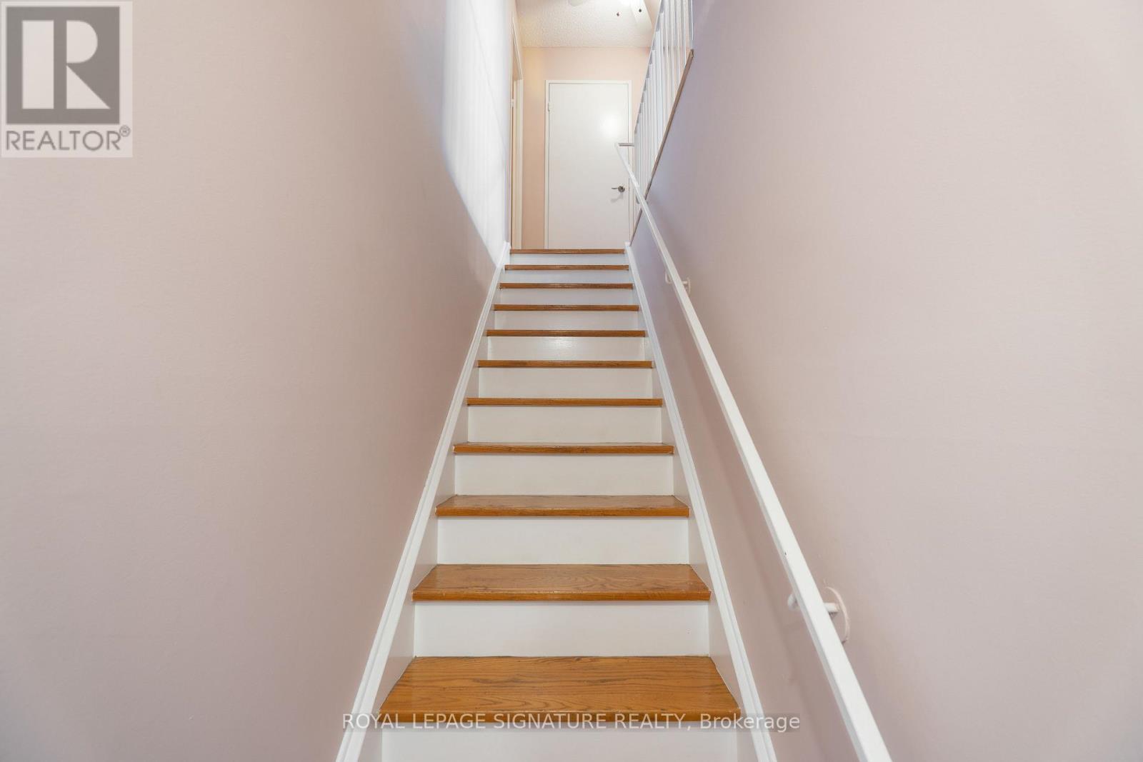 211 - 1071 Woodbine Avenue, Toronto, Ontario  M4C 4C2 - Photo 10 - E14110172