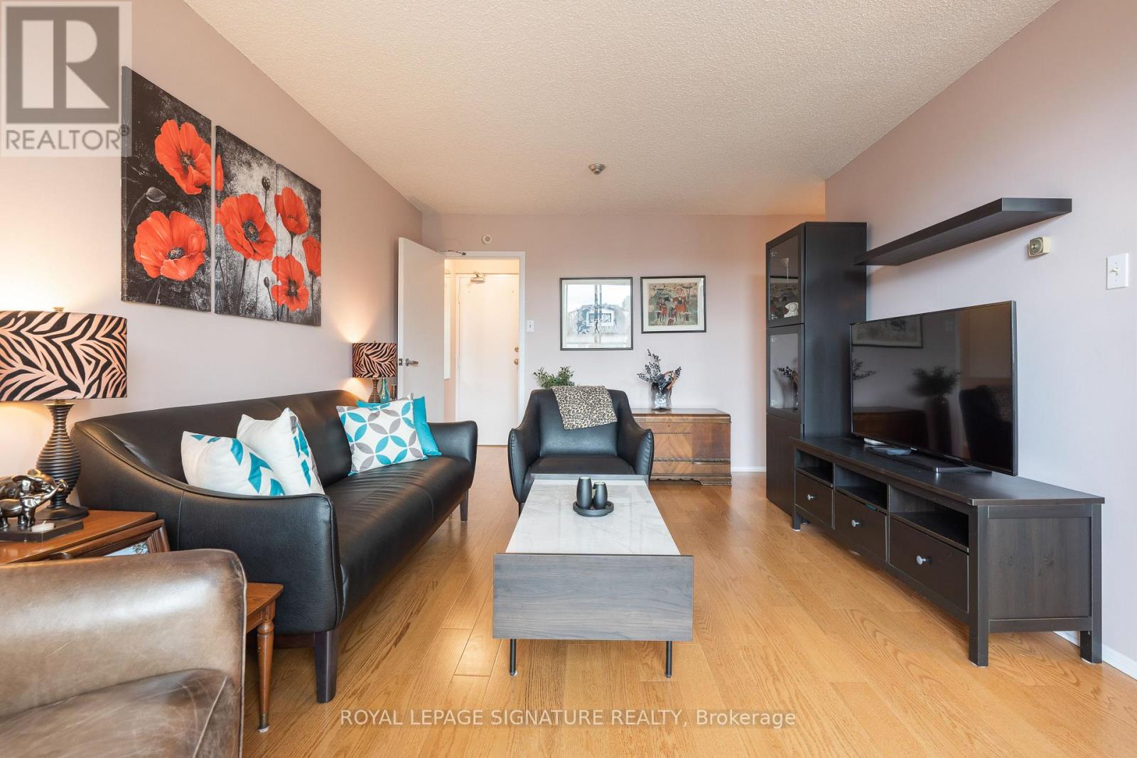 211 - 1071 Woodbine Avenue, Toronto, Ontario  M4C 4C2 - Photo 5 - E14110172