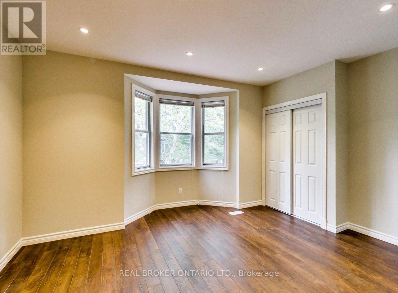 Upper - 68 Redwood Avenue, Toronto, Ontario  M4L 2S6 - Photo 10 - E14110298
