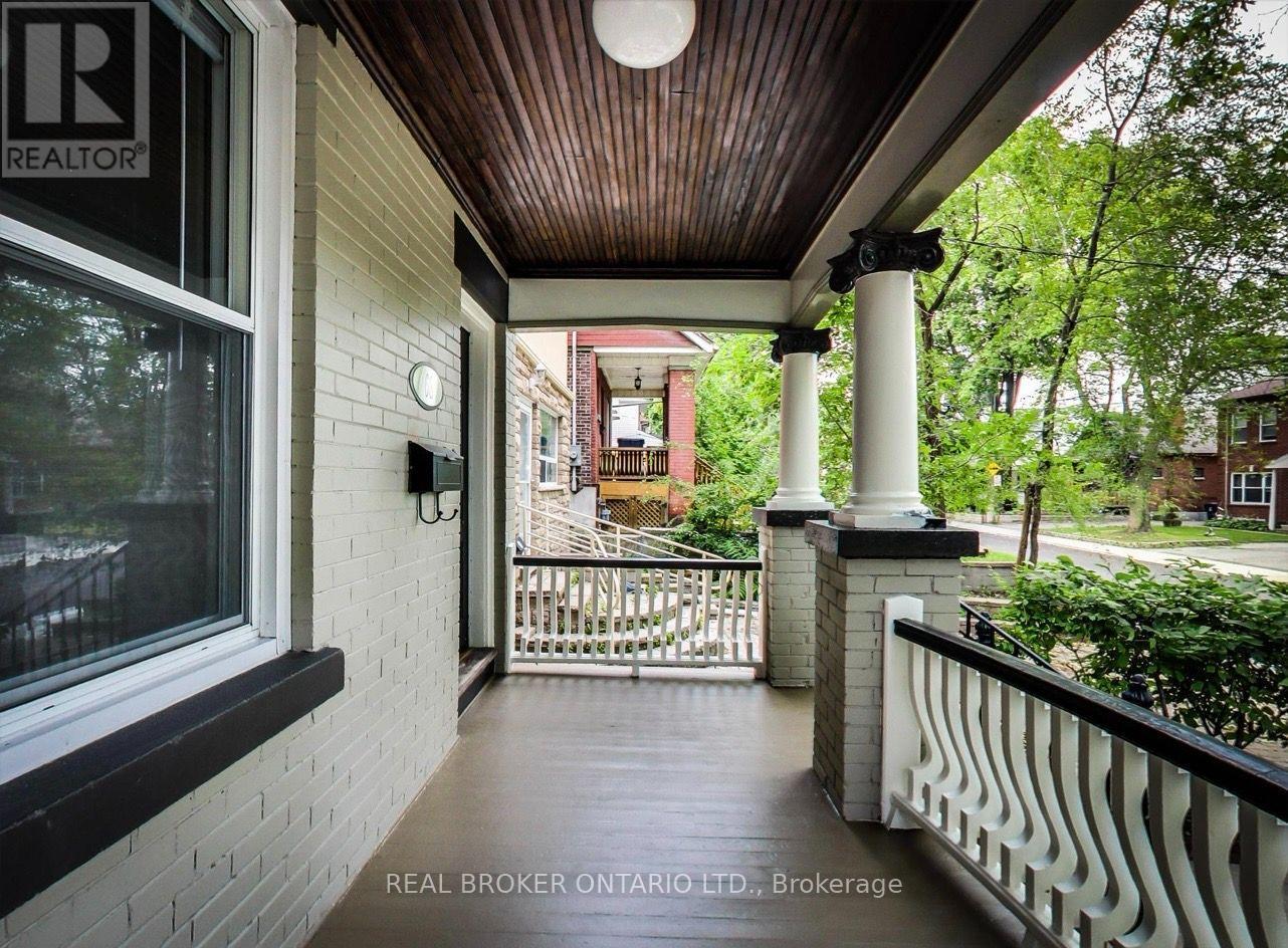 Upper - 68 Redwood Avenue, Toronto, Ontario  M4L 2S6 - Photo 2 - E14110298