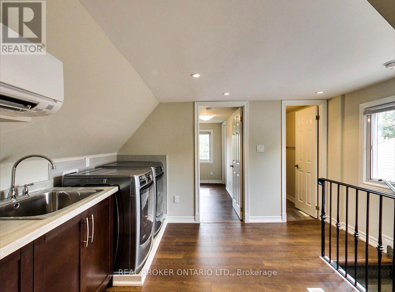 Upper - 68 Redwood Avenue, Toronto, Ontario  M4L 2S6 - Photo 24 - E14110298
