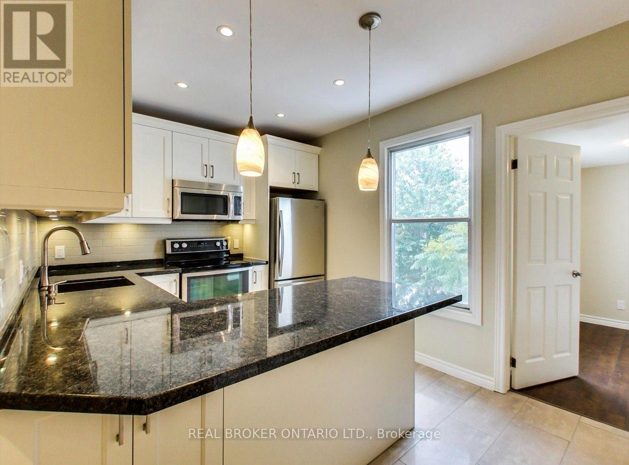 Upper - 68 Redwood Avenue, Toronto, Ontario  M4L 2S6 - Photo 4 - E14110298