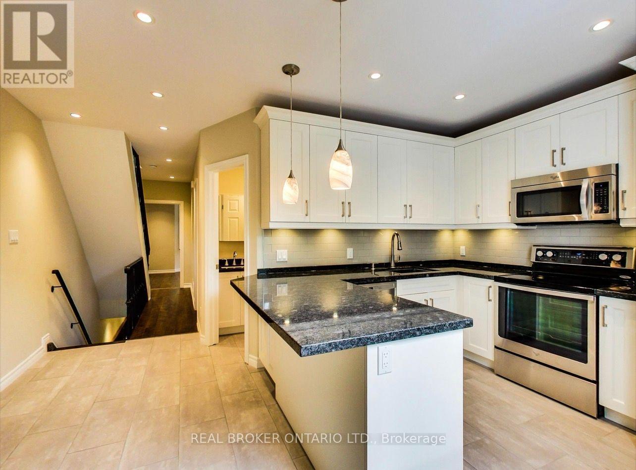 Upper - 68 Redwood Avenue, Toronto, Ontario  M4L 2S6 - Photo 5 - E14110298
