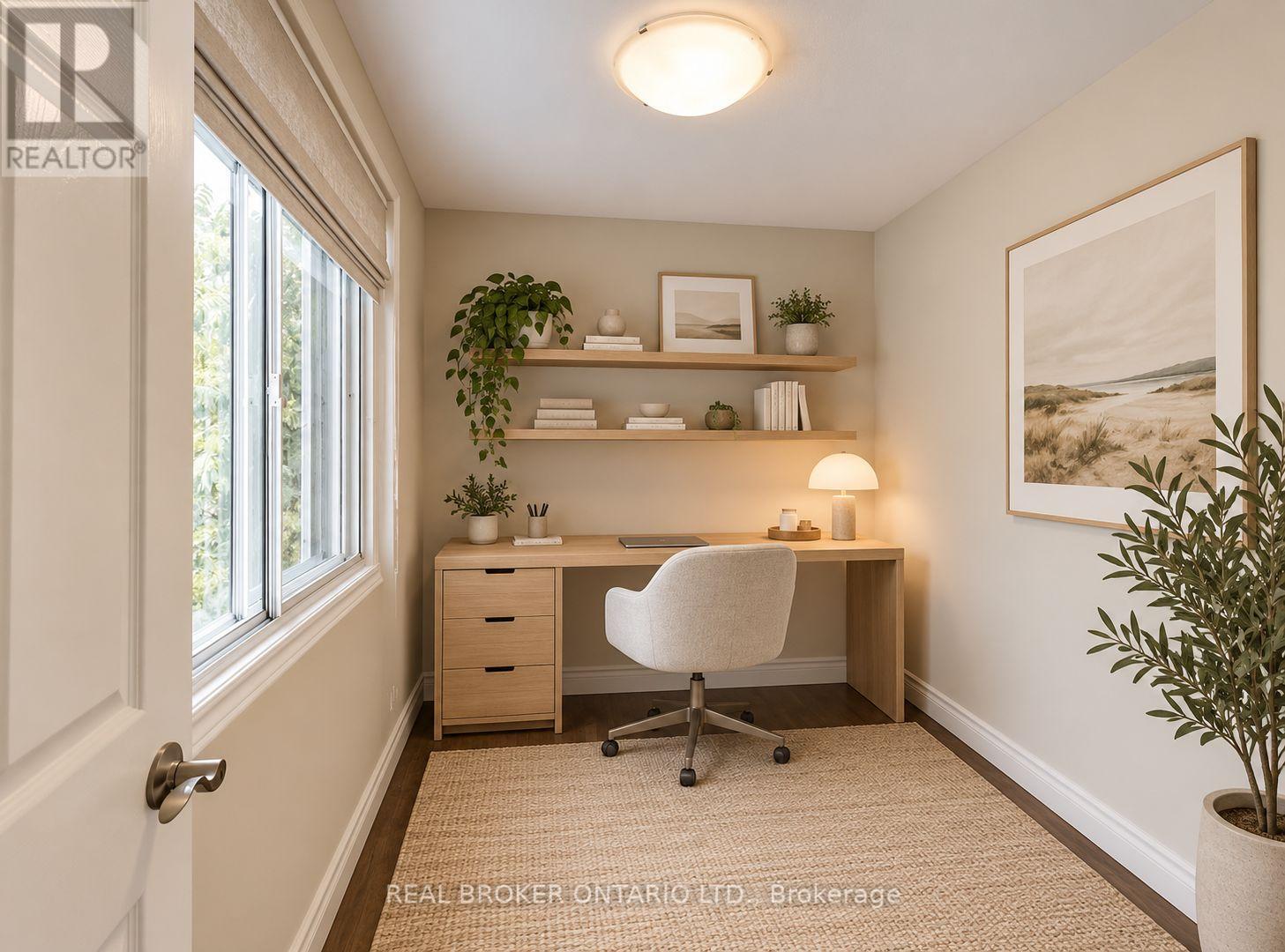 Upper - 68 Redwood Avenue, Toronto, Ontario  M4L 2S6 - Photo 7 - E14110298