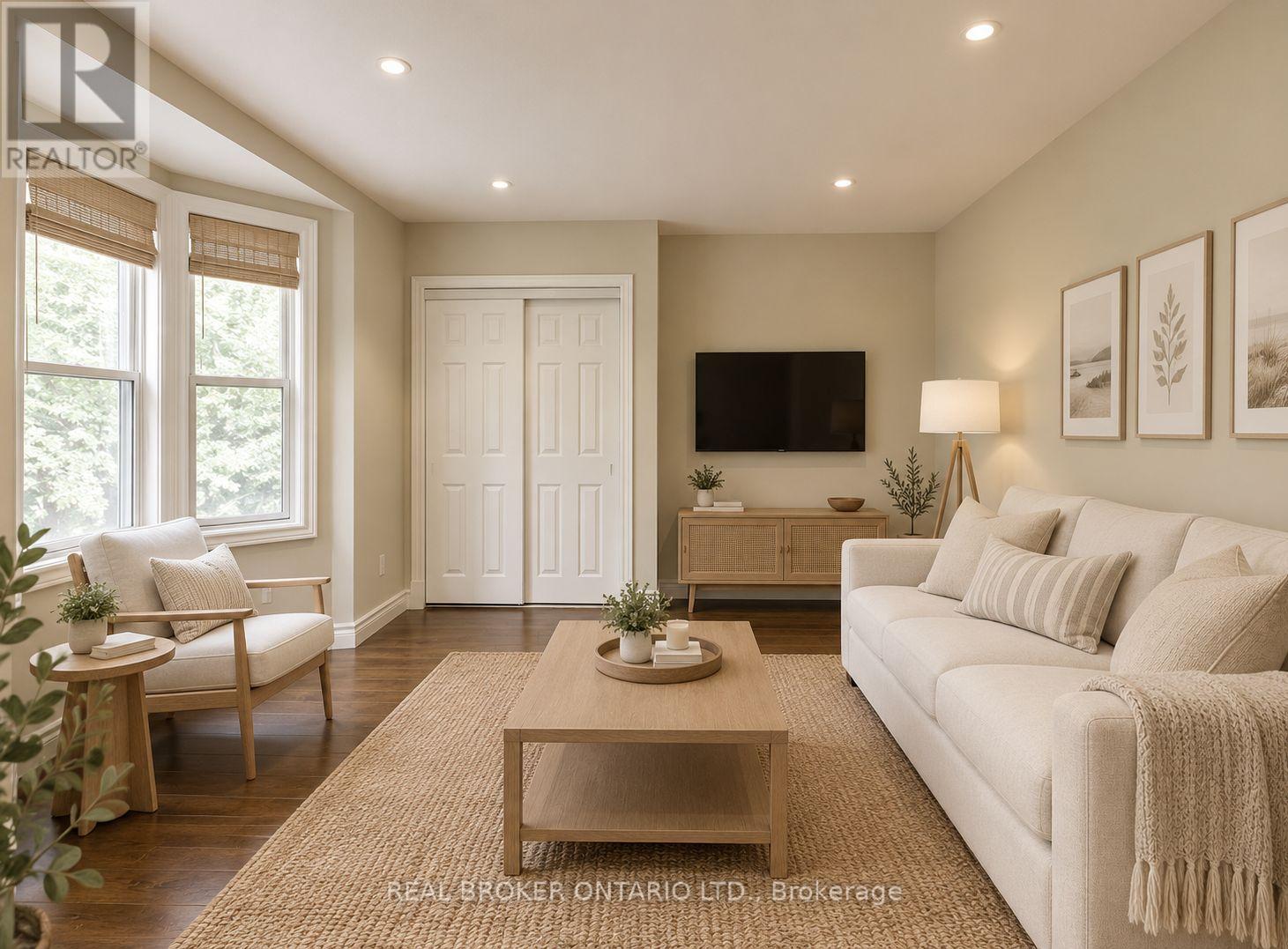 Upper - 68 Redwood Avenue, Toronto, Ontario  M4L 2S6 - Photo 9 - E14110298