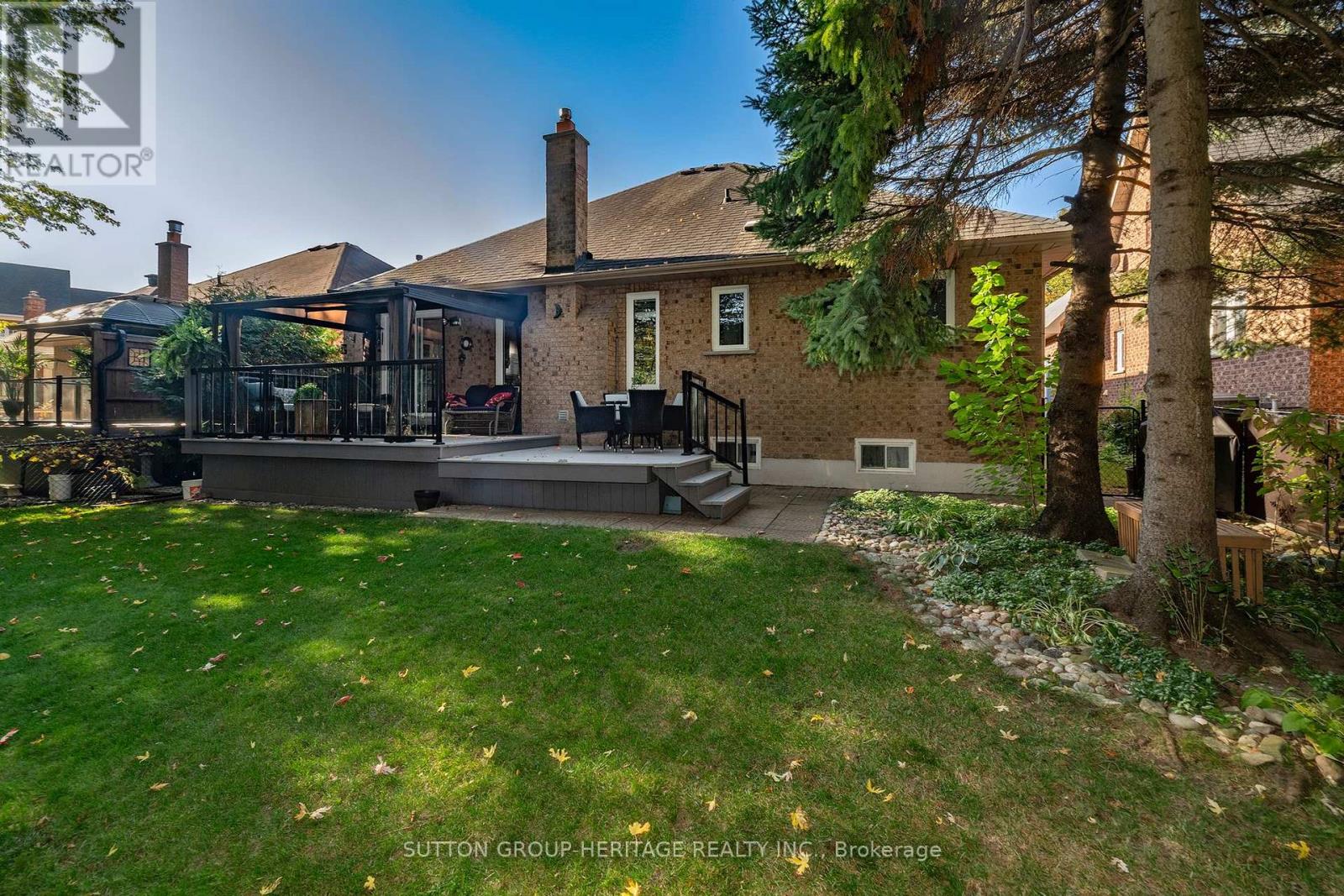 2526 Linwood Street, Pickering, Ontario  L1X 2P6 - Photo 35 - E14110328