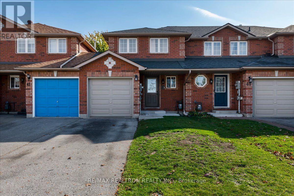 43 Srigley Street, Barrie, Ontario  L4N 0L9 - Photo 1 - S14110150