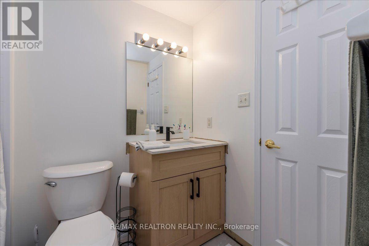 43 Srigley Street, Barrie, Ontario  L4N 0L9 - Photo 15 - S14110150