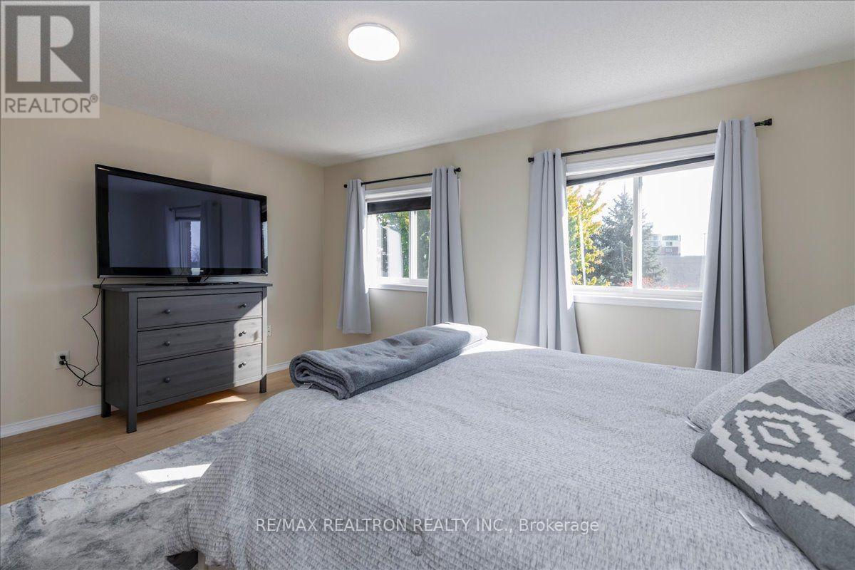 43 Srigley Street, Barrie, Ontario  L4N 0L9 - Photo 16 - S14110150