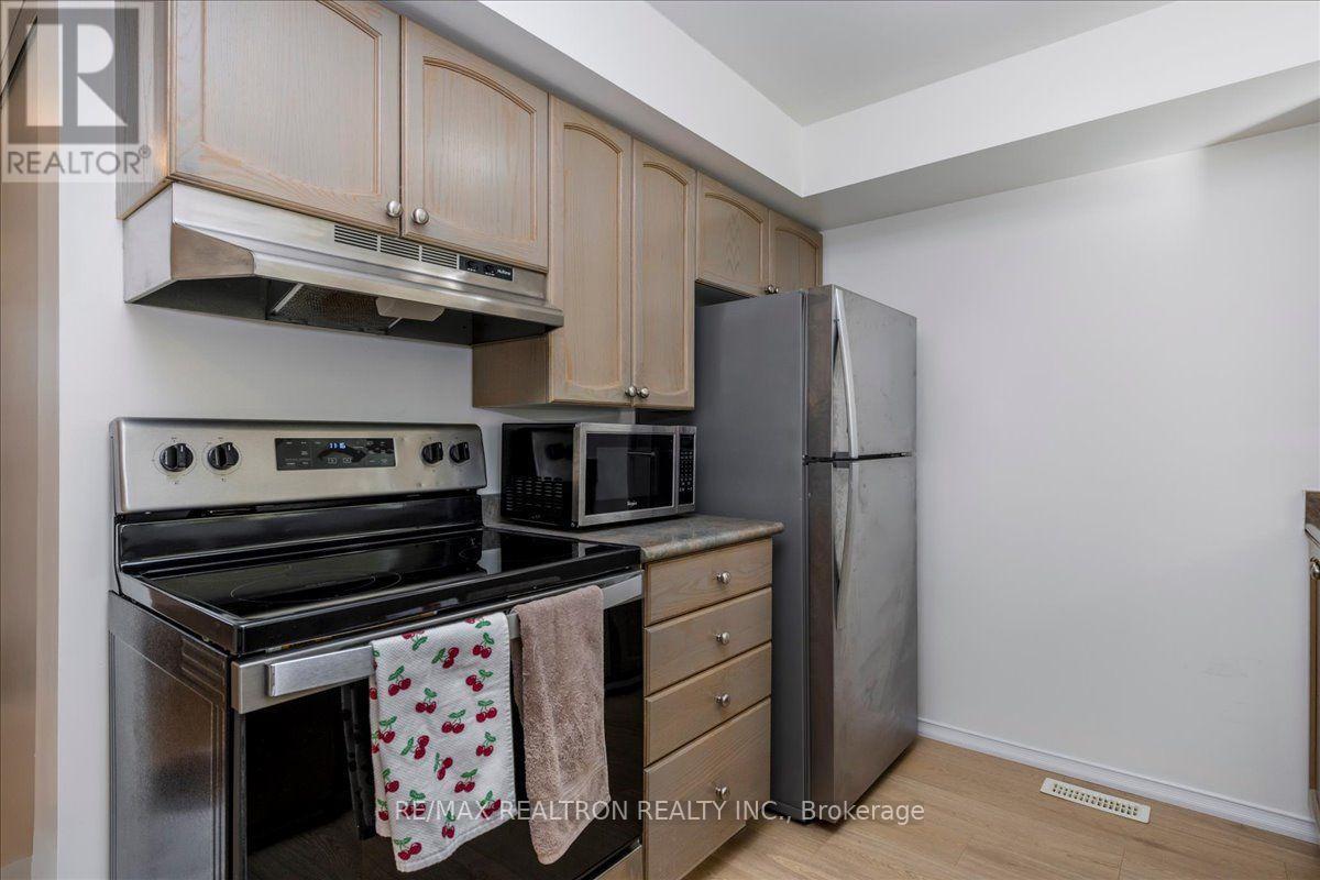 43 Srigley Street, Barrie, Ontario  L4N 0L9 - Photo 4 - S14110150