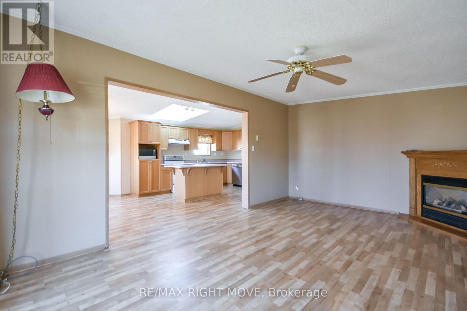 4105 Wesely Street, Severn, Ontario  L3V 0V4 - Photo 5 - S14110364