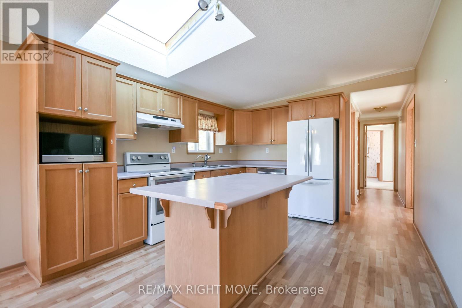 4105 Wesely Street, Severn, Ontario  L3V 0V4 - Photo 7 - S14110364