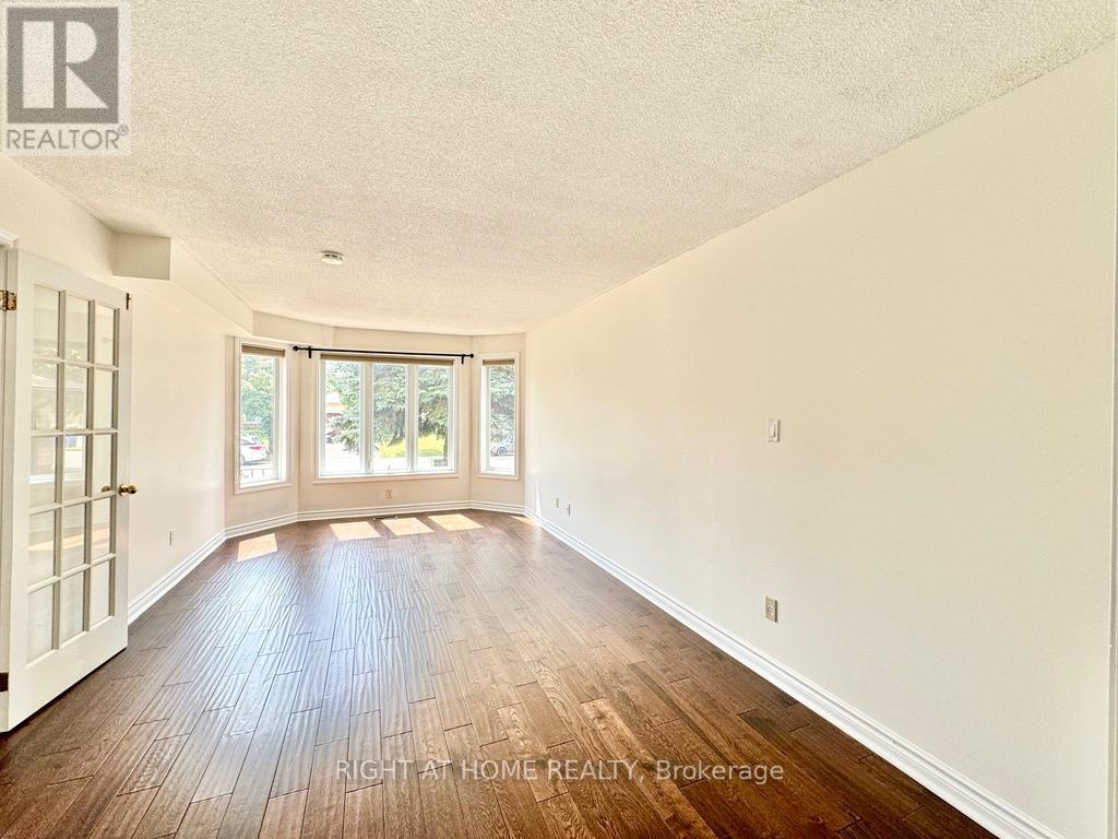 48 James Street, Barrie (Ardagh), Ontario  L4N 6Y3 - Photo 4 - S14110382