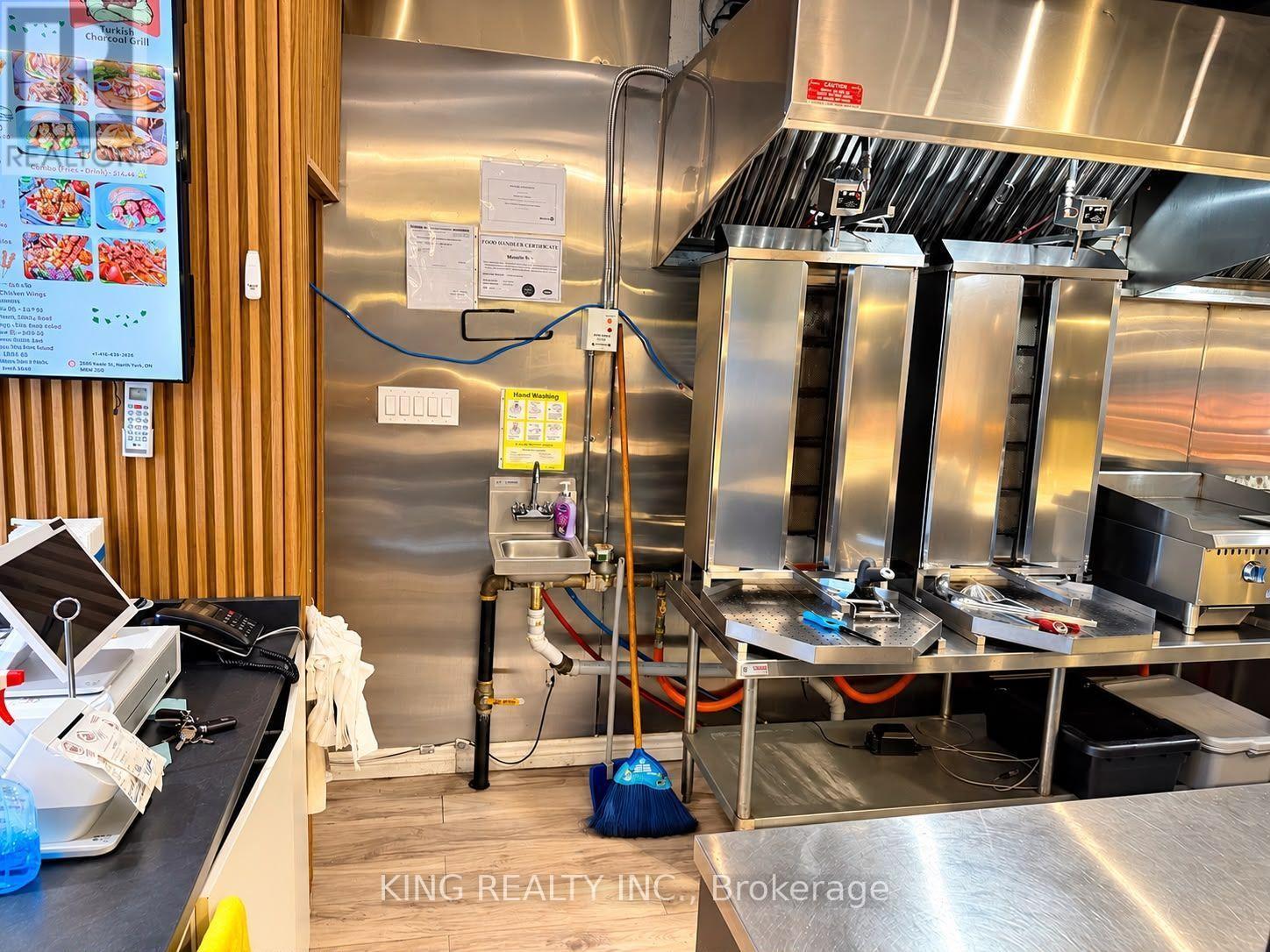2889 Keele Street, Toronto (Downsview-Roding-Cfb), Ontario  M3M 2G9 - Photo 12 - W14110126