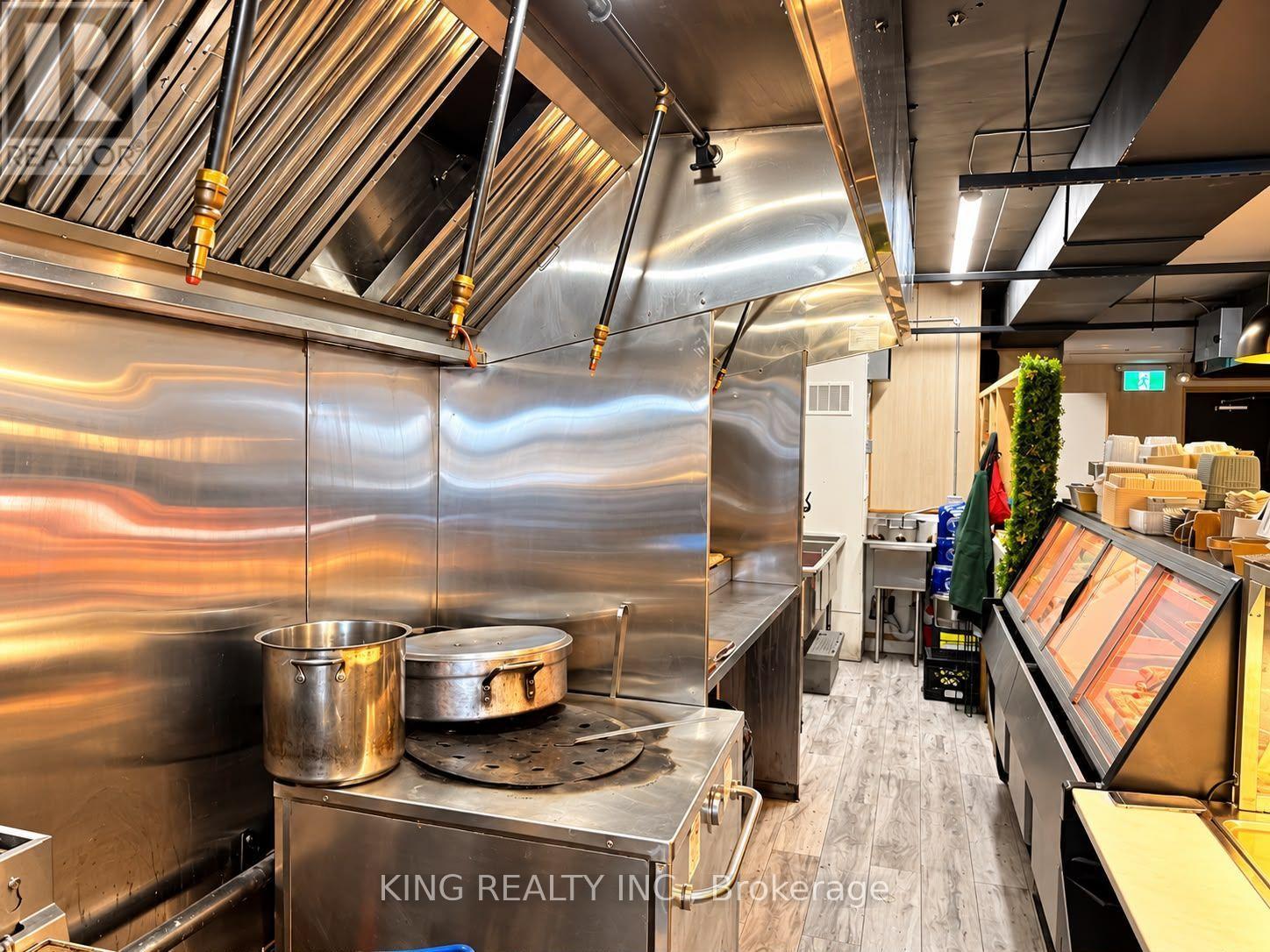 2889 Keele Street, Toronto (Downsview-Roding-Cfb), Ontario  M3M 2G9 - Photo 15 - W14110126