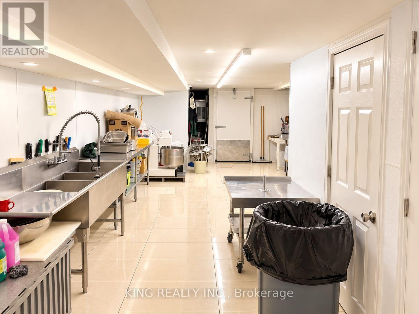 2889 Keele Street, Toronto (Downsview-Roding-Cfb), Ontario  M3M 2G9 - Photo 26 - W14110126