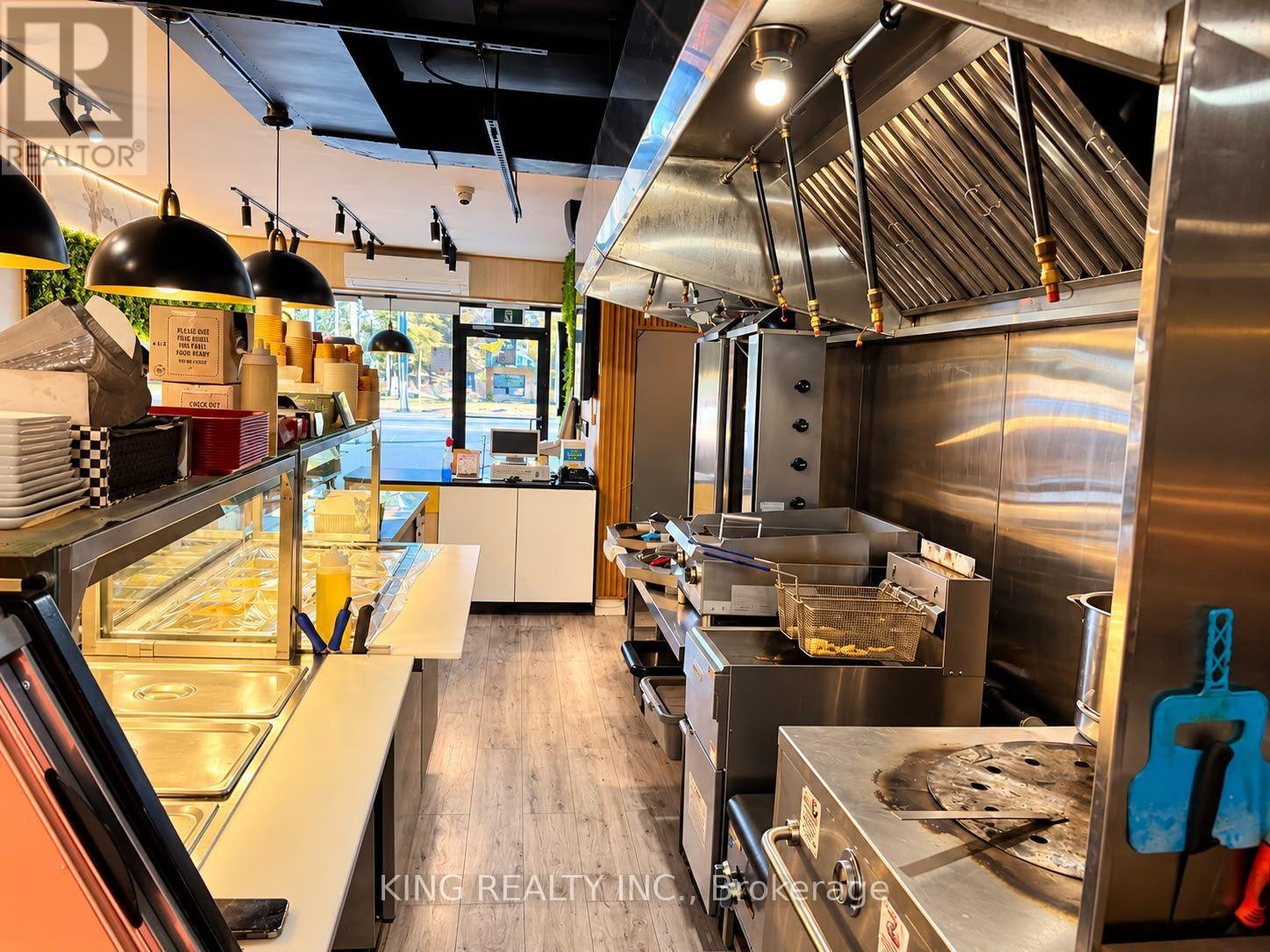 2889 Keele Street, Toronto (Downsview-Roding-Cfb), Ontario  M3M 2G9 - Photo 8 - W14110126
