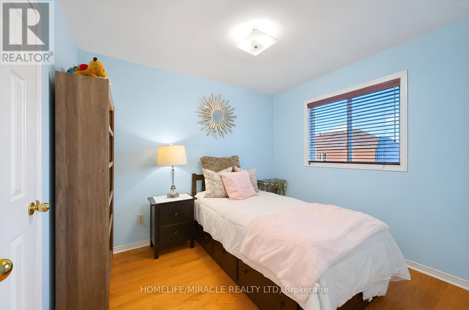54 Starhill Crescent, Brampton (Sandringham-Wellington), Ontario  L6R 2W1 - Photo 14 - W14110218