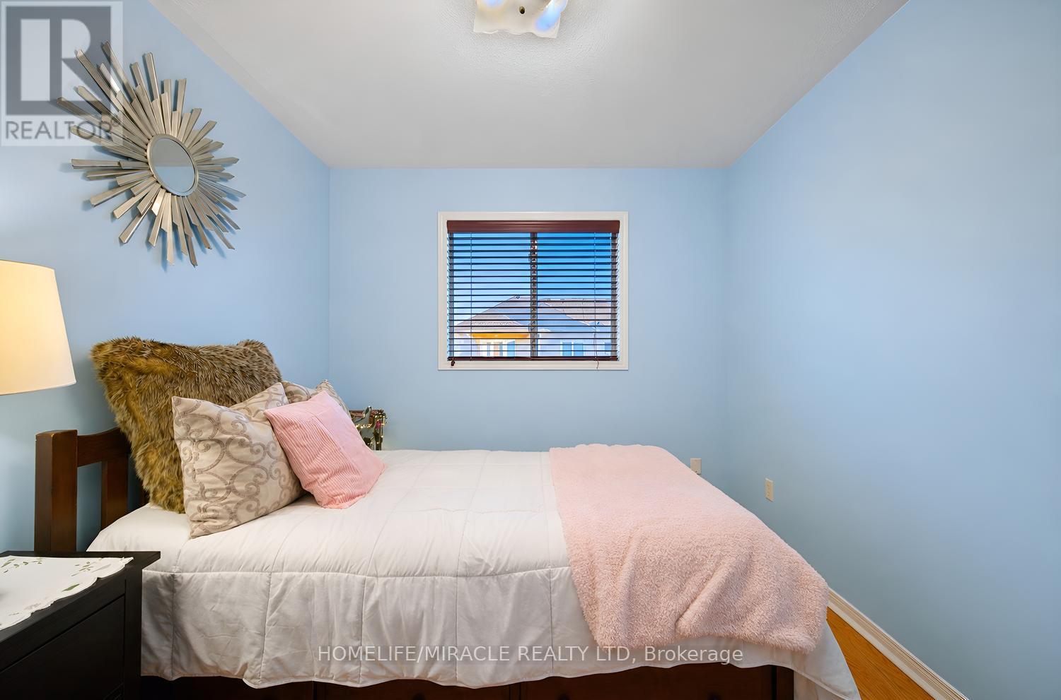 54 Starhill Crescent, Brampton (Sandringham-Wellington), Ontario  L6R 2W1 - Photo 15 - W14110218
