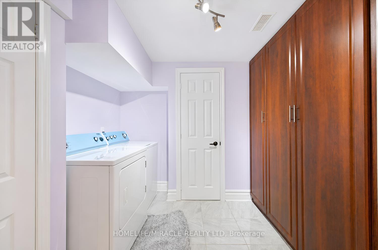 54 Starhill Crescent, Brampton (Sandringham-Wellington), Ontario  L6R 2W1 - Photo 22 - W14110218