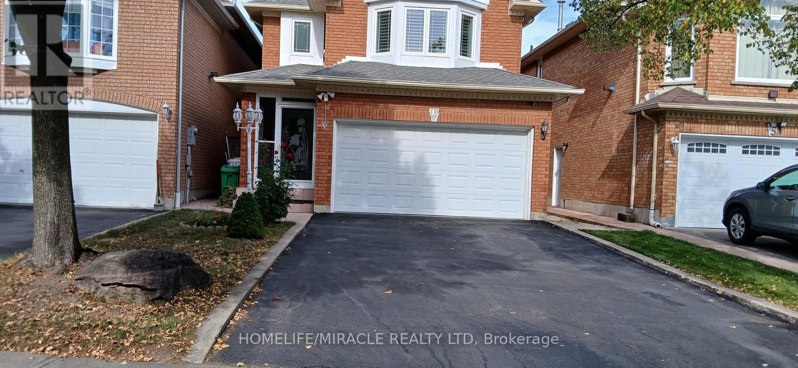 97 Wildberry Crescent, Brampton (Sandringham-Wellington), Ontario  L6R 1J9 - Photo 2 - W14110392