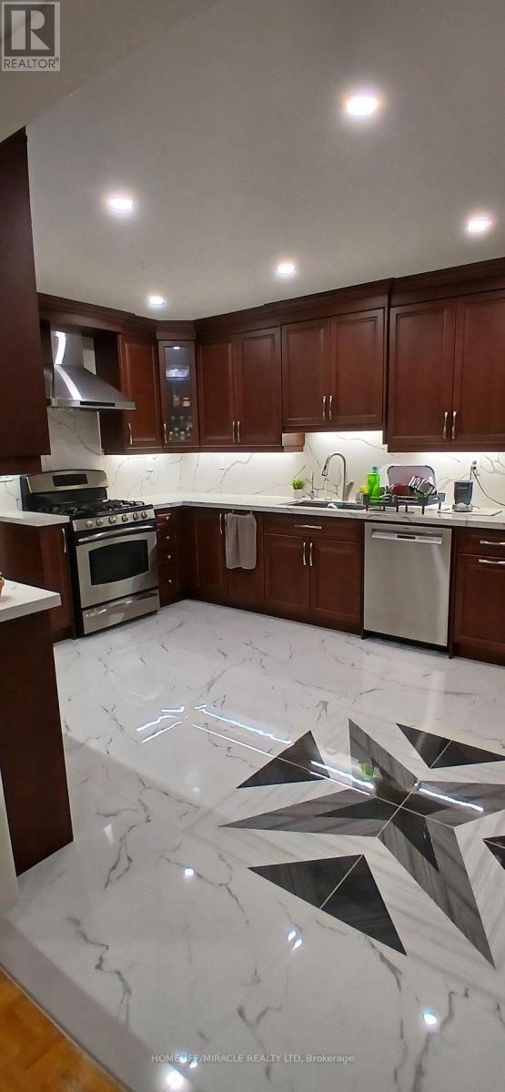 97 Wildberry Crescent, Brampton (Sandringham-Wellington), Ontario  L6R 1J9 - Photo 9 - W14110392