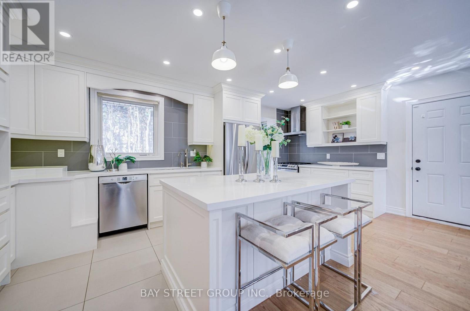 615 Parkside Drive, Oakville (Wo West), Ontario  L6K 1P6 - Photo 10 - W14110440