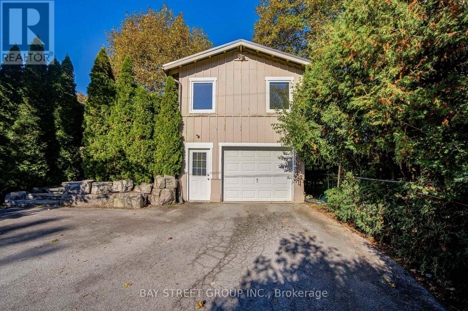 615 Parkside Drive, Oakville (Wo West), Ontario  L6K 1P6 - Photo 3 - W14110440