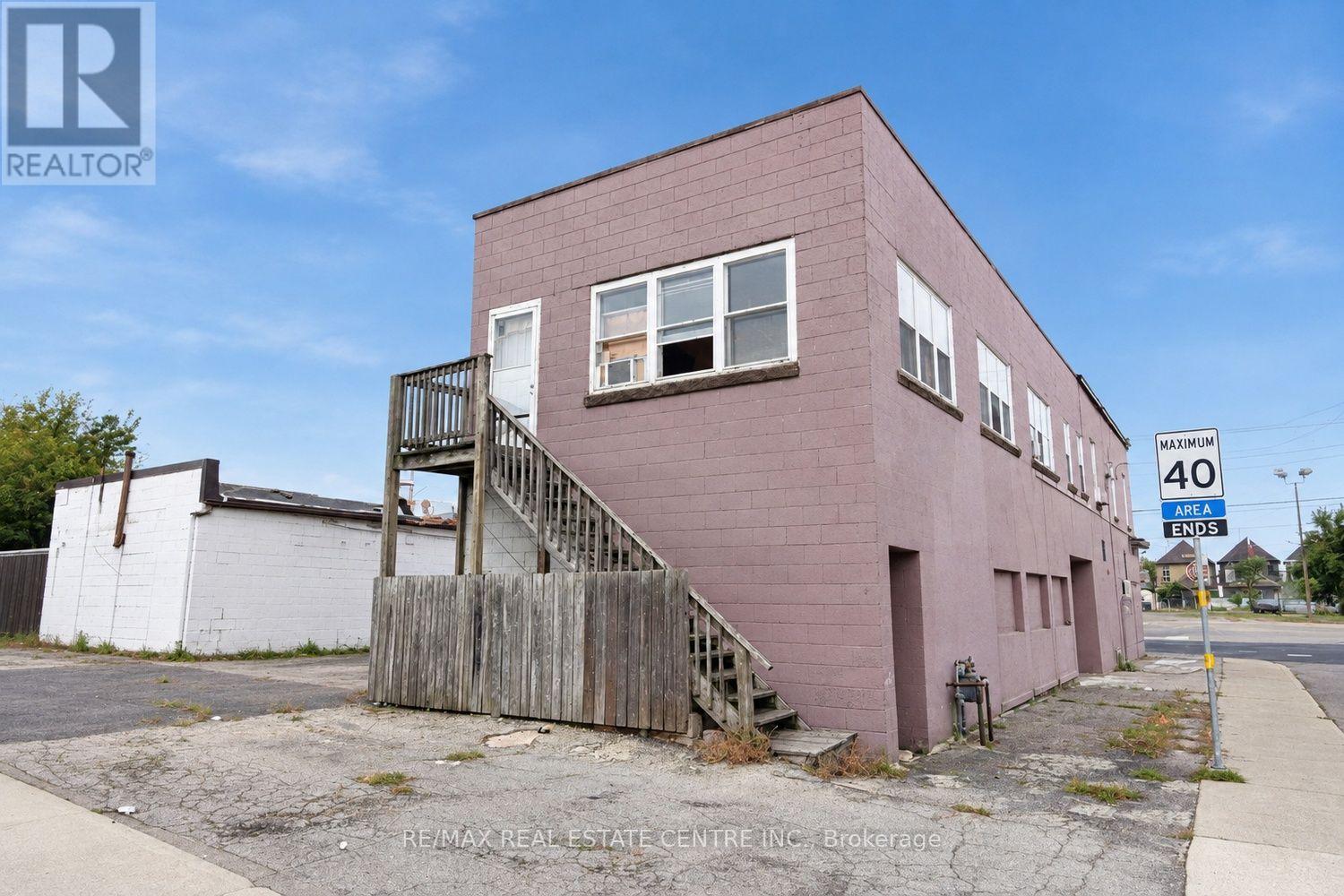 950 Barton Street E, Hamilton (Crown Point), Ontario  L8L 3C5 - Photo 2 - X14110136