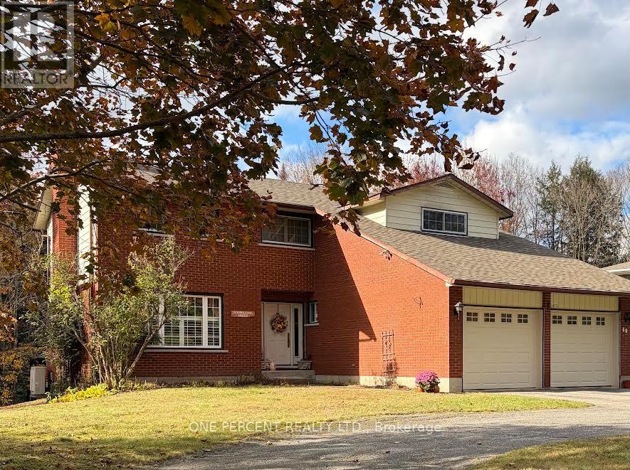 40 GOLF COURSE ROAD, Bracebridge, Ontario