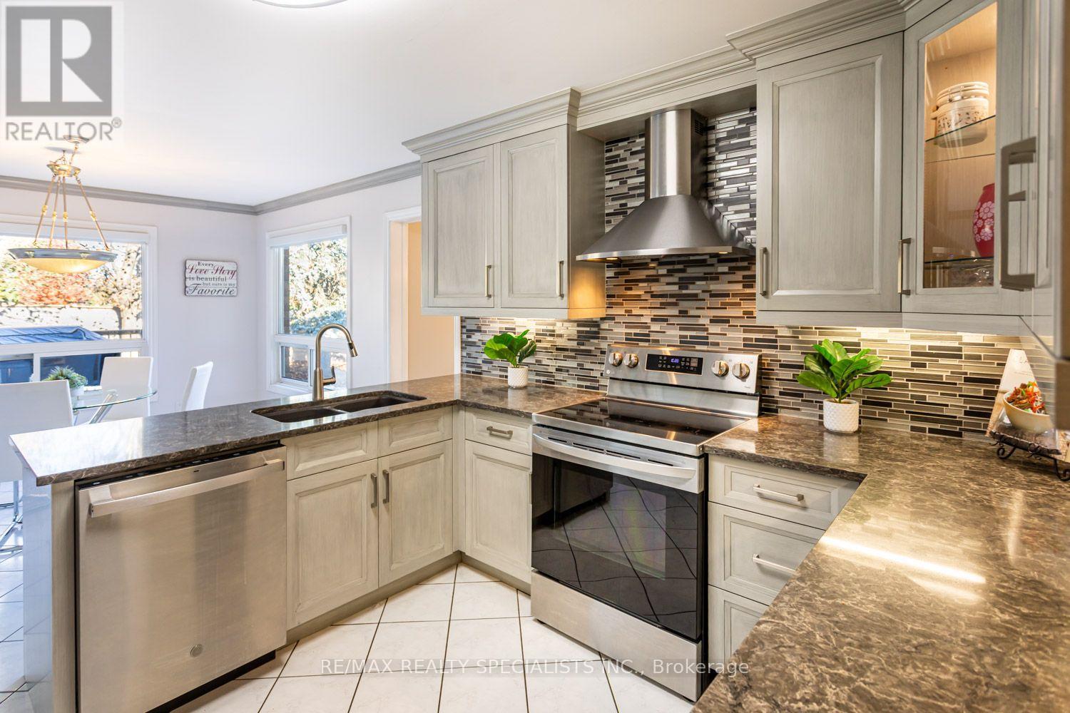 1 Burwash Court, Brampton, Ontario  L6Z 4M3 - Photo 17 - W14108548