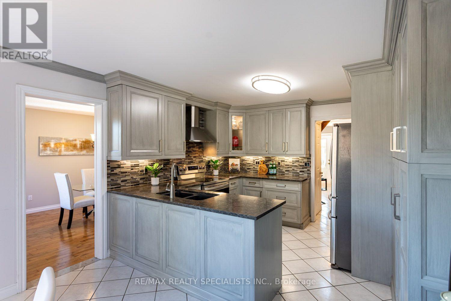 1 Burwash Court, Brampton, Ontario  L6Z 4M3 - Photo 12 - W14108548