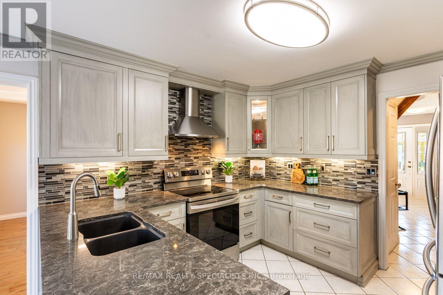 1 Burwash Court, Brampton, Ontario  L6Z 4M3 - Photo 14 - W14108548