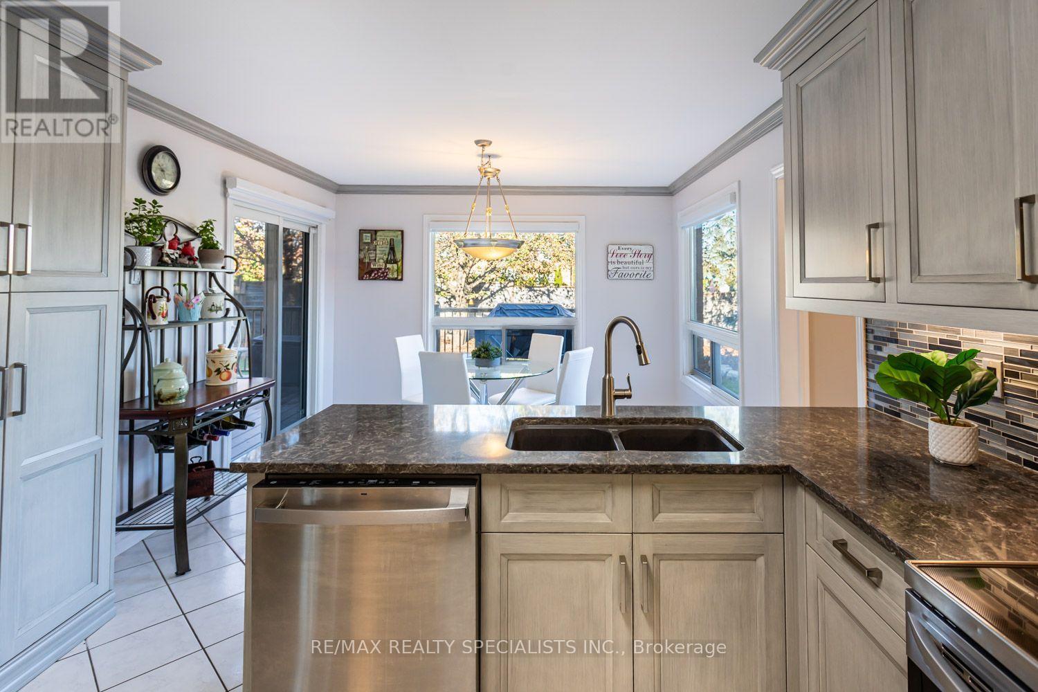 1 Burwash Court, Brampton, Ontario  L6Z 4M3 - Photo 16 - W14108548