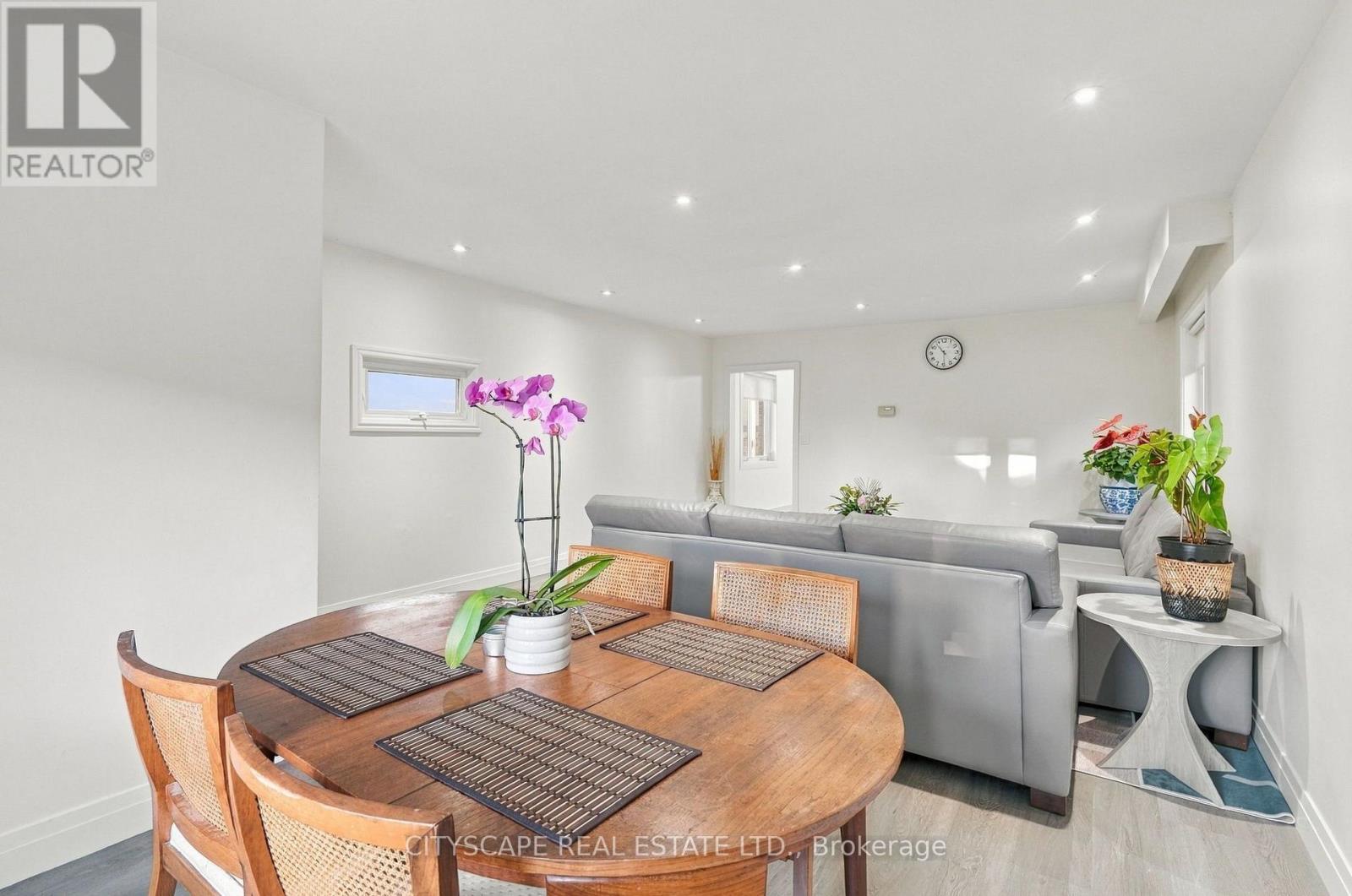 57 O'donnell Avenue, Toronto, Ontario  M8Z 3Y1 - Photo 4 - W14108958