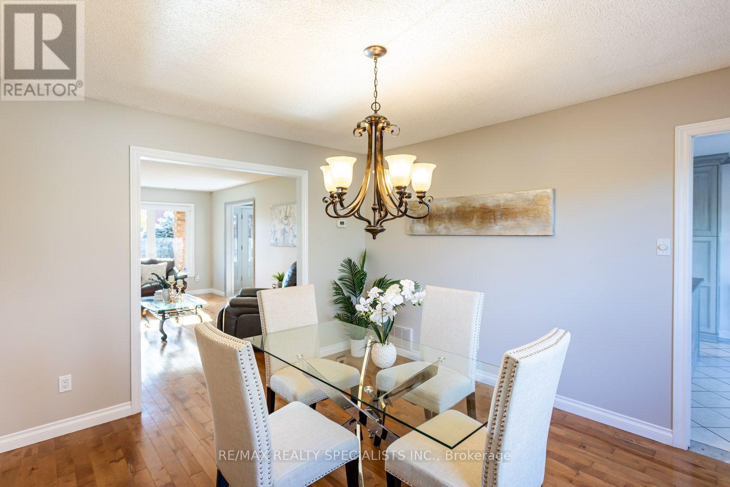1 Burwash Court, Brampton, Ontario  L6Z 4M3 - Photo 9 - W14108548