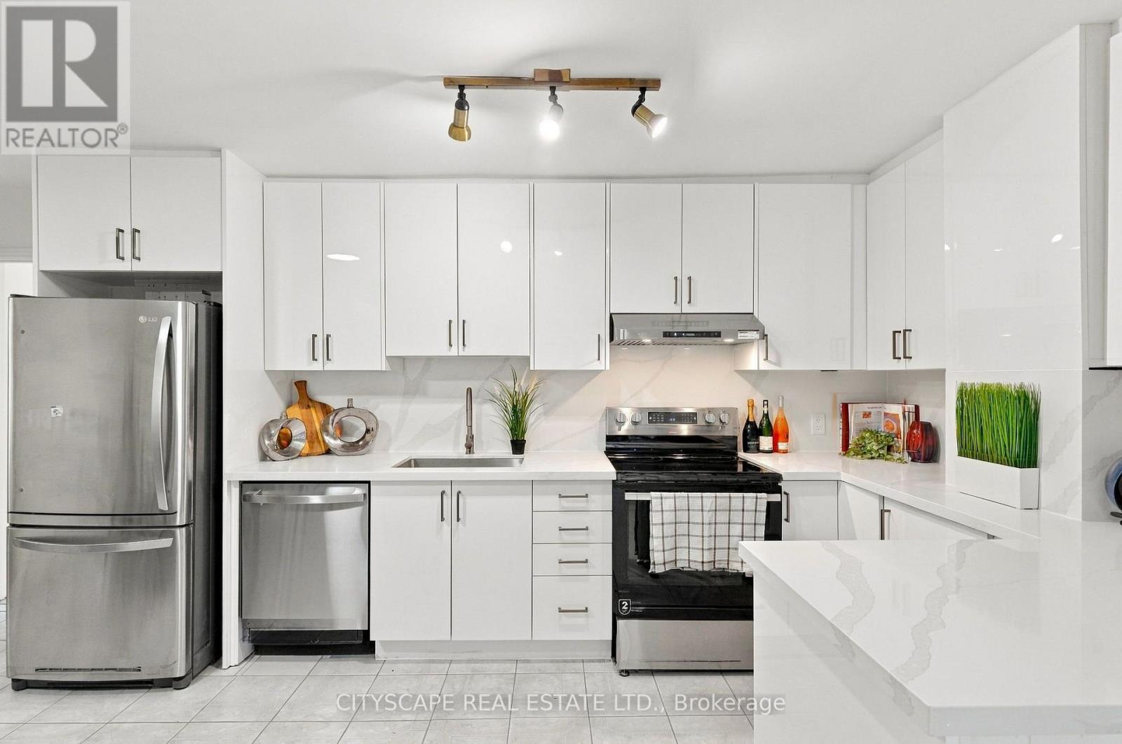 57 O'donnell Avenue, Toronto, Ontario  M8Z 3Y1 - Photo 7 - W14108958