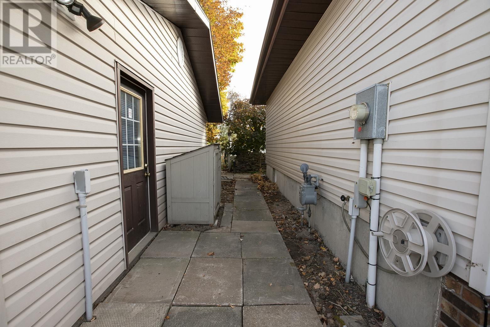 36 Danby Rd, Sault Ste. Marie, Ontario  P6B 5X6 - Photo 7 - SM262961