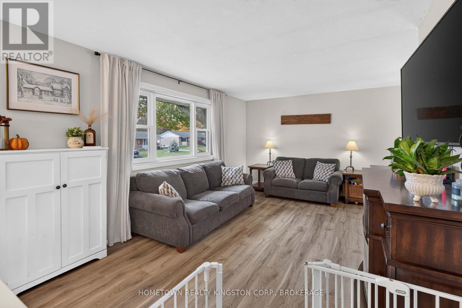 192 Camberley Crescent, Kingston, Ontario  K7M 4C4 - Photo 4 - X14110514