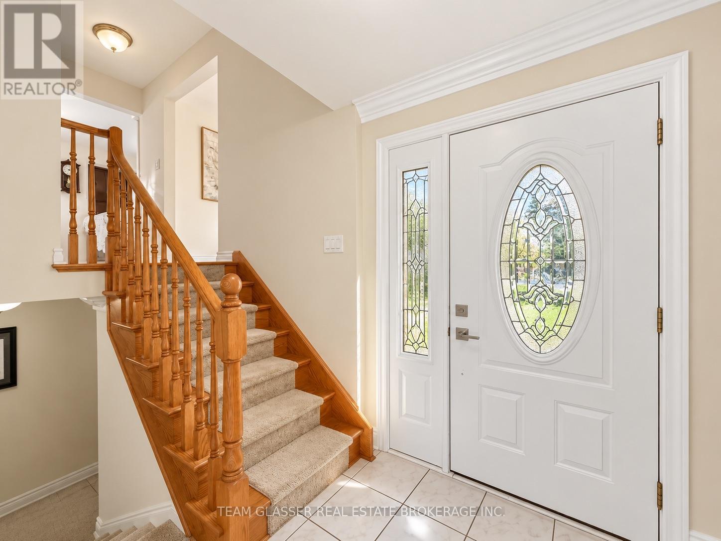 Upper - 7 Harrow Court, London South, Ontario  N6C 5A6 - Photo 2 - X14110466