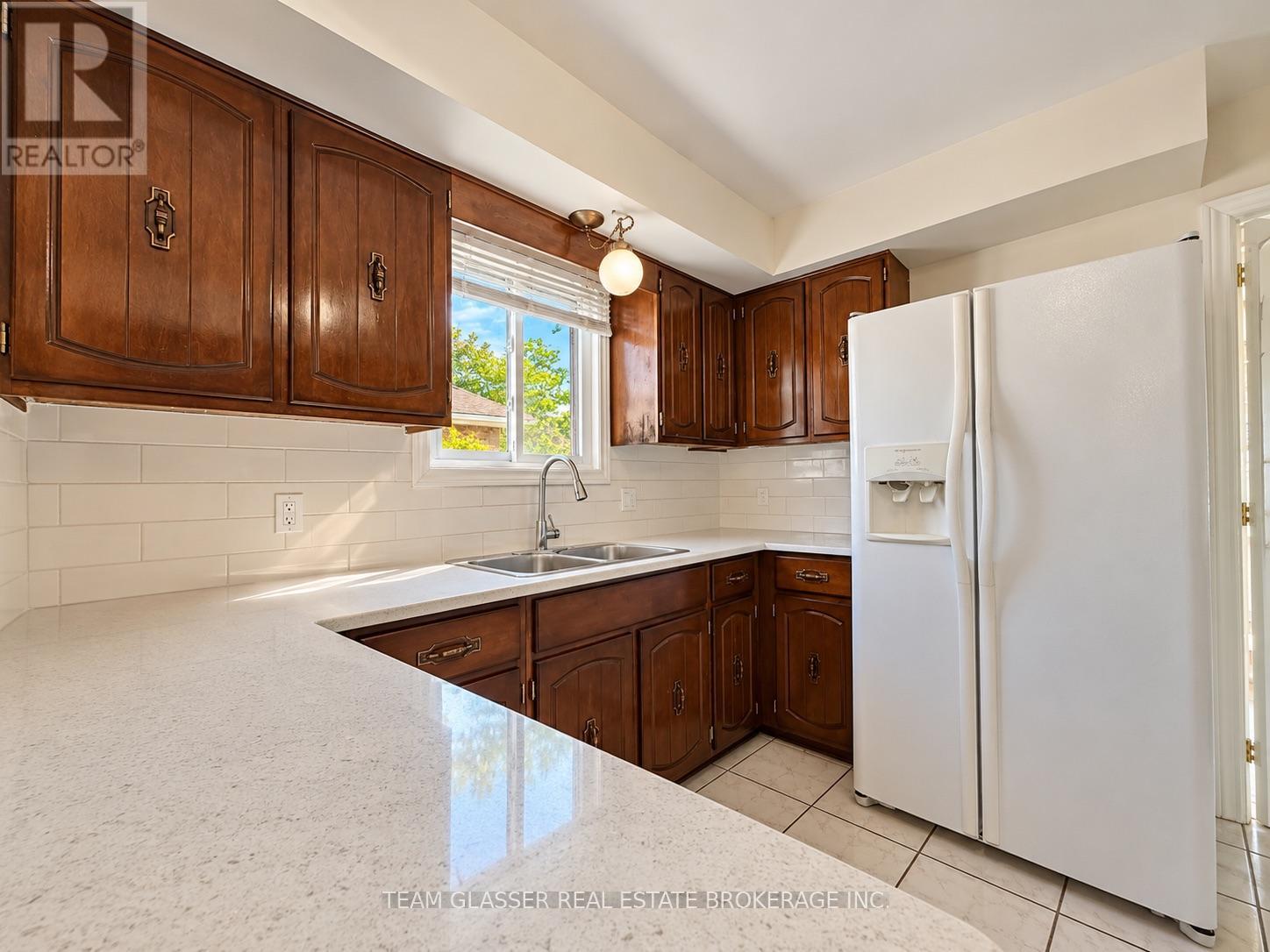 Upper - 7 Harrow Court, London South, Ontario  N6C 5A6 - Photo 7 - X14110466