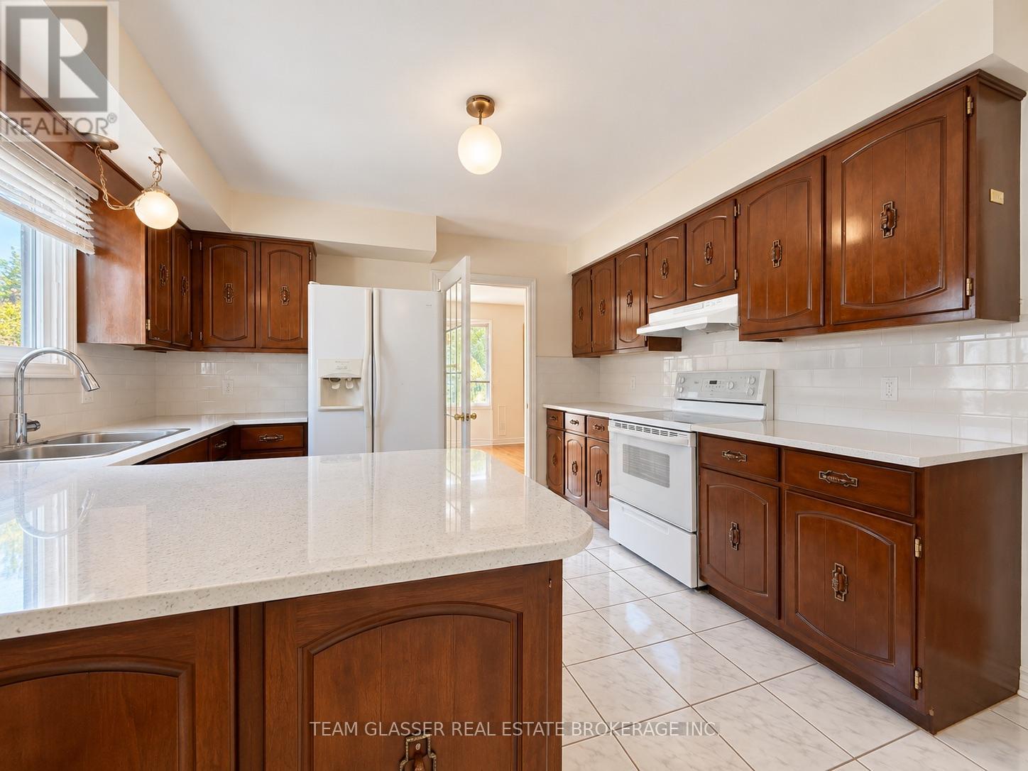 Upper - 7 Harrow Court, London South, Ontario  N6C 5A6 - Photo 8 - X14110466