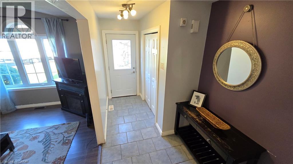7 Jade Court, Cambridge, Ontario  N1T 1X1 - Photo 4 - 40870632