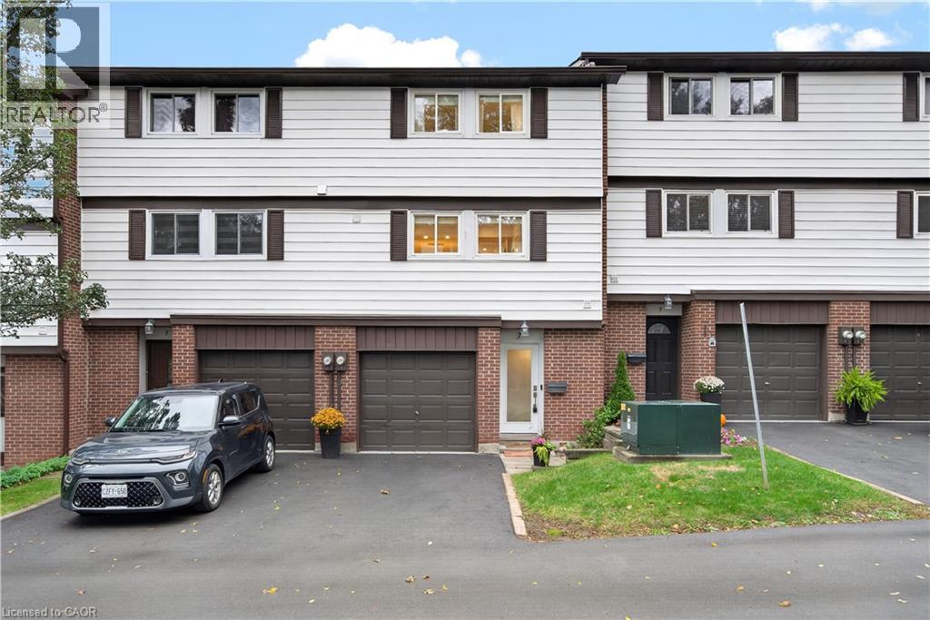 7 BRIAR Lane, Dundas, Ontario