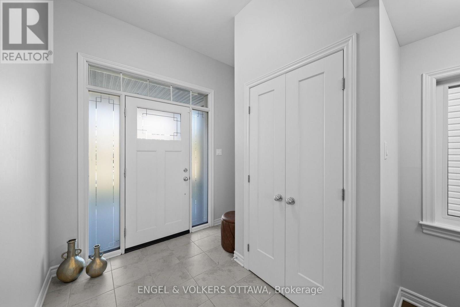633 Moonflower Crescent, Ottawa, Ontario  K1T 0X8 - Photo 3 - X14110522