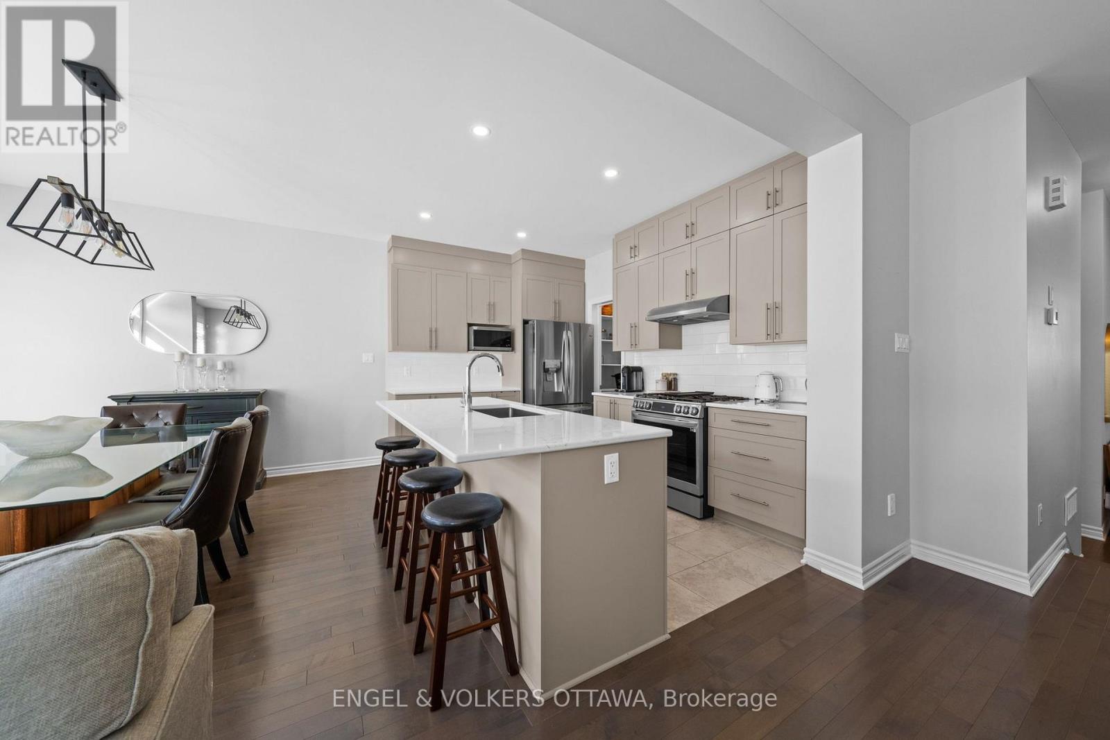 633 Moonflower Crescent, Ottawa, Ontario  K1T 0X8 - Photo 8 - X14110522